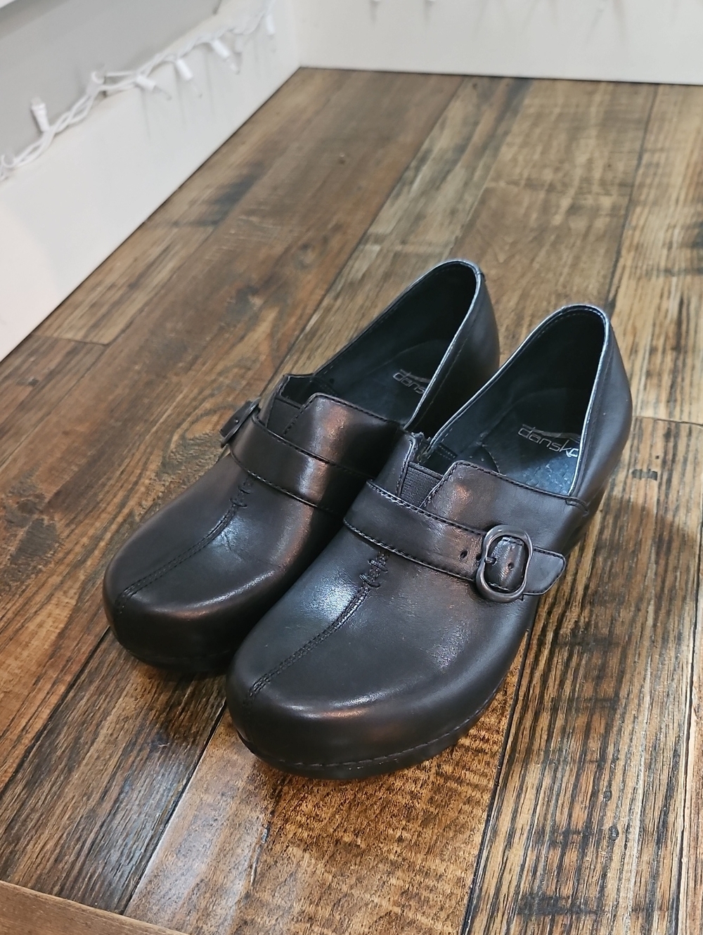 New Dansko Womens Black Leather Slip-On‎ Clog with Buckle Strap - Women